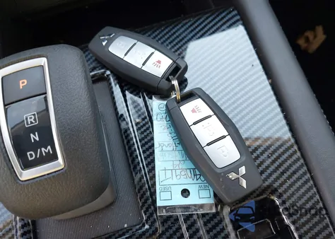 2024 Mitsubishi Outlander Es 2.5 S-Awc z USA, uszkodzony, nr VIN JA4J4UA8XRZ086747